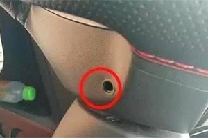 交警提醒：方向盤(pán)下有個(gè)小機(jī)關(guān)，作用很大！