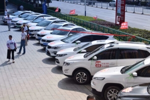 萬(wàn)順叫車13省聯(lián)動(dòng) 1000位司機(jī)合伙人免費(fèi)接你回家